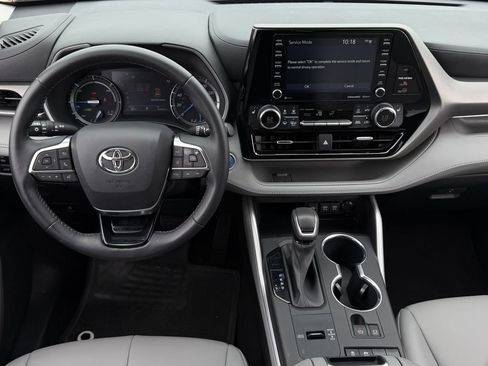 Used 2020 Toyota Highlander XLE FWD image 13