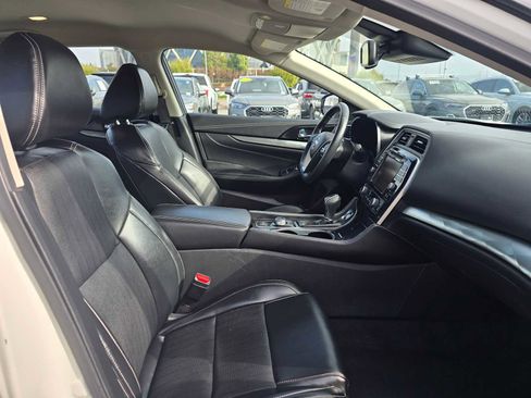 Used 2023 Nissan Maxima SV w/ Floor Mat Group image 11