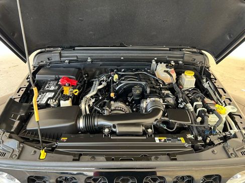 Used 2022 Jeep Gladiator Willys image 41