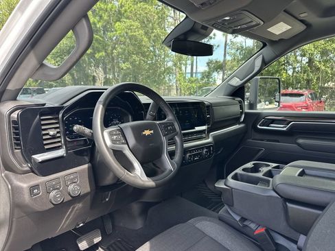 Certified 2025 Chevrolet Silverado 2500 LT w/ Convenience Package AWD/4WD image 10