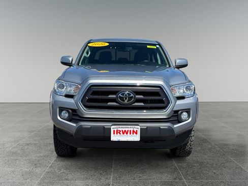 Used 2020 Toyota Tacoma SR5 AWD/4WD image 8
