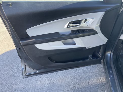 Used 2017 Chevrolet Equinox Premier w/ Enhanced Convenience Package image 11