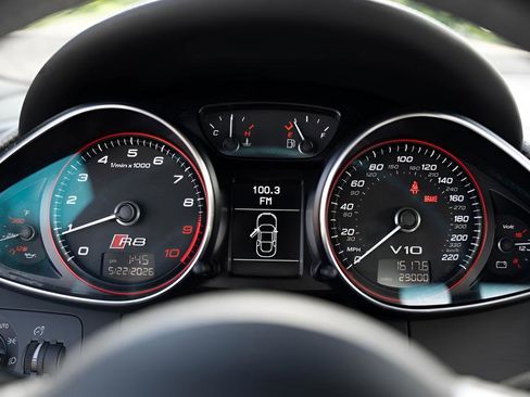 Used 2015 Audi R8 V10 AWD/4WD image 34