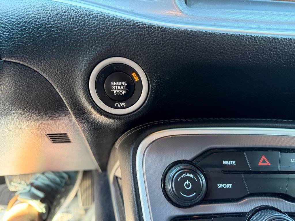 Used 2019 Dodge Challenger SXT w/ Blacktop Package RWD image 31