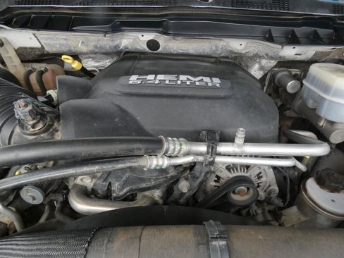 Used 2018 RAM 2500 Tradesman w/ Chrome Appearance Group image 18