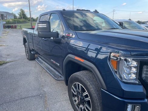 Used 2023 GMC Sierra 3500 AT4 w/ AT4 Premium Plus Package image 3