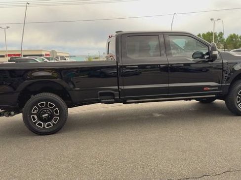 Used 2025 Ford F350 Platinum AWD/4WD image 9