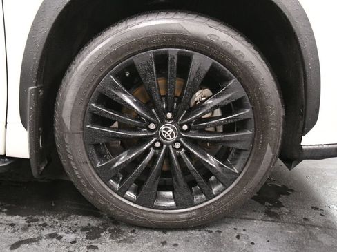 Used 2021 Toyota Highlander Platinum image 35