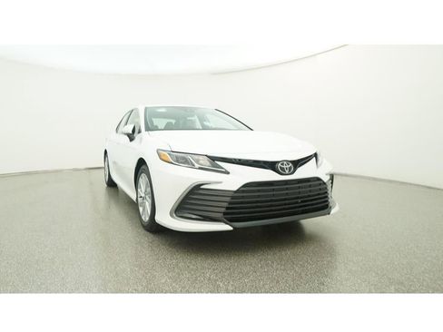 Used 2023 Toyota Camry LE image 31