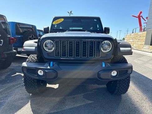 Used 2025 Jeep Wrangler Unlimited Rubicon 4xe w/ Convenience Group AWD/4WD image 8