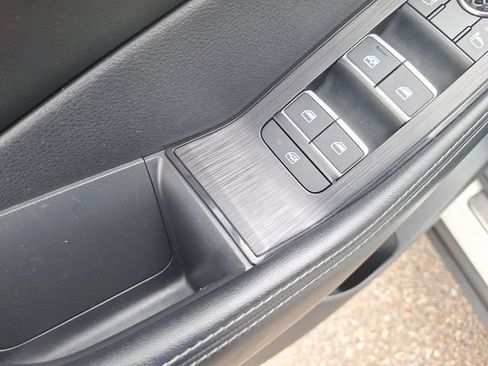 Used 2023 Nissan Rogue Platinum AWD/4WD image 11