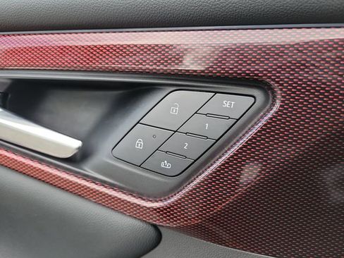 Certified 2025 Chevrolet Traverse RS FWD image 31