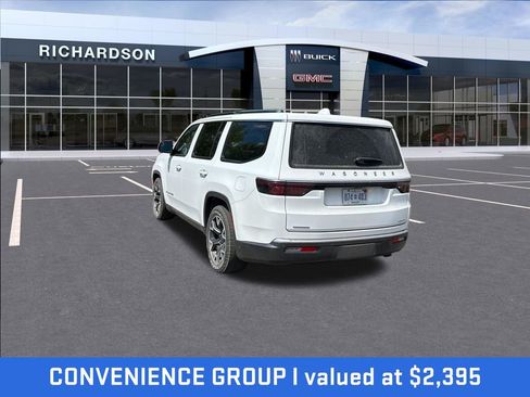 Used 2022 Jeep Wagoneer Series III w/ Premium Group I AWD/4WD image 3