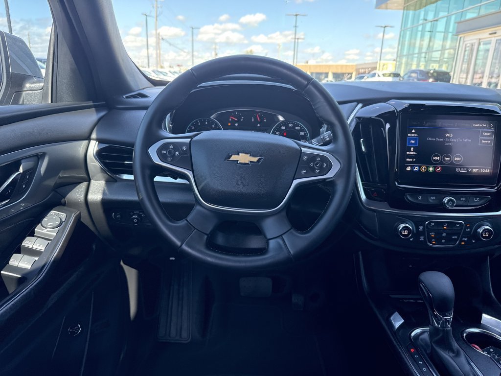 Used 2023 Chevrolet Traverse LT FWD image 15