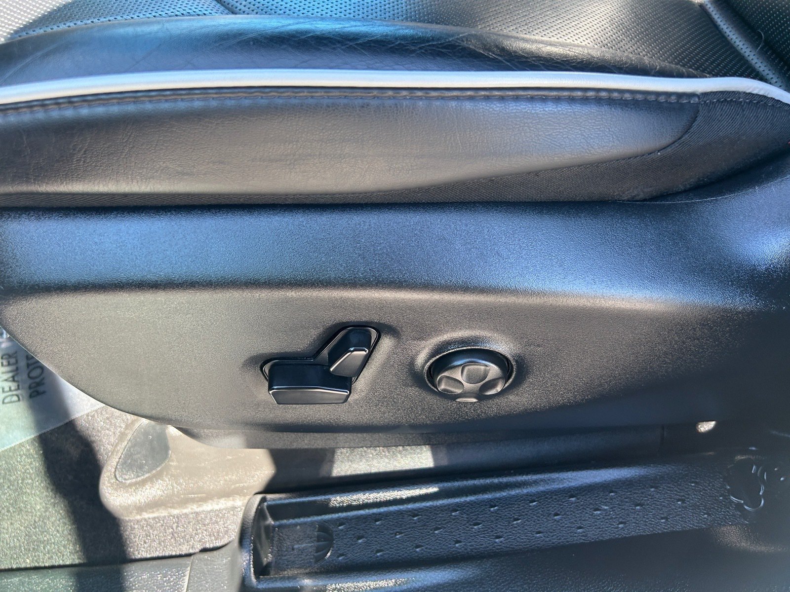 Used 2025 Chrysler Pacifica Limited FWD image 20