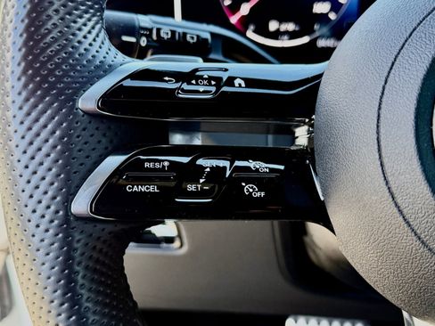 Used 2023 Mercedes-Benz GLC 300 image 33