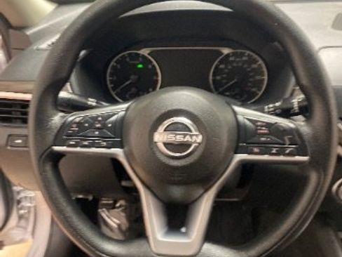 Used 2025 Nissan Altima 2.5 SV image 26