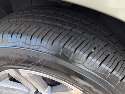 Used 2015 Chevrolet Traverse LT w/ LPO, 'HIT The Road' Package FWD image 10