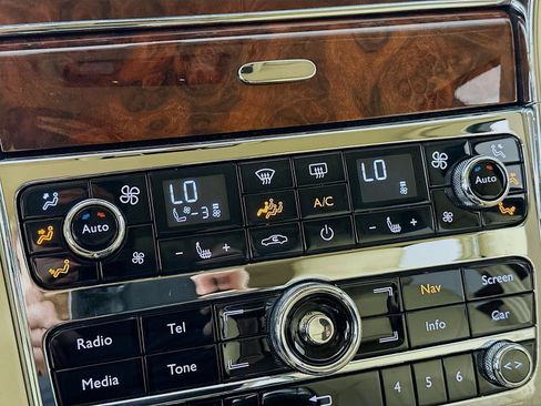 Used 2011 Bentley Mulsanne RWD image 19