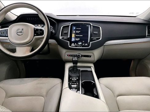 Used 2021 Volvo XC90 T5 Momentum w/ Advanced Package AWD/4WD image 18