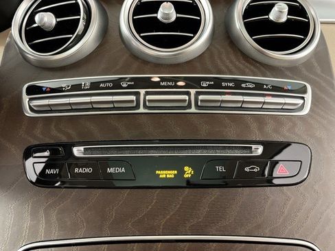 Used 2019 Mercedes-Benz GLC 300 4MATIC image 23