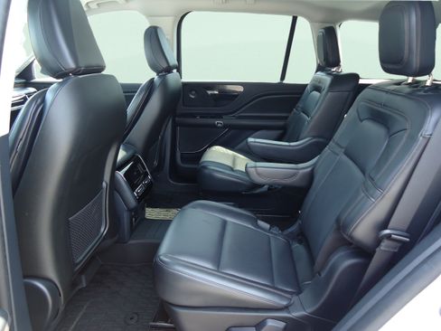Certified 2025 Lincoln Aviator Reserve w/ Jet Appearance Package AWD/4WD image 29