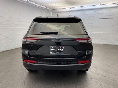 New 2025 Jeep Grand Cherokee Limited AWD/4WD image 4
