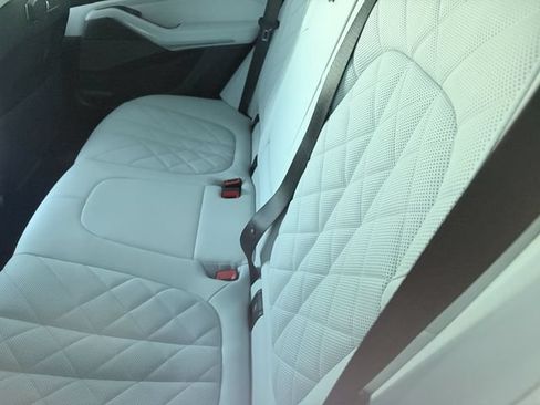 Used 2024 BMW X5 sDrive40i w/ Premium Package RWD image 9
