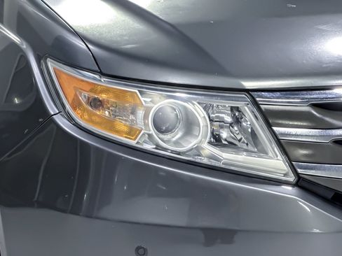 Used 2013 Honda Odyssey Touring Elite image 12