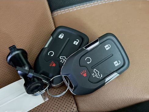 Used 2021 Chevrolet Silverado 1500 High Country w/ Technology Package image 22