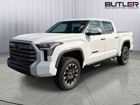 Used 2025 Toyota Tundra Limited AWD/4WD image 1