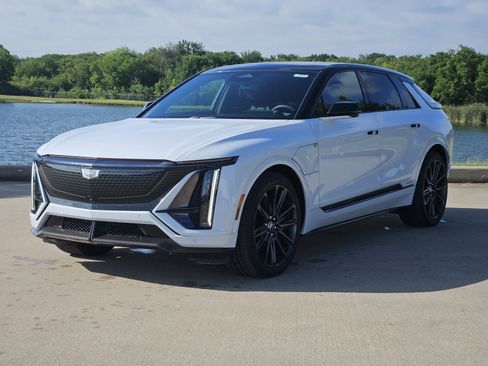 New 2026 Cadillac Lyriq V w/ Exterior Carbon Fiber Package AWD/4WD image 2