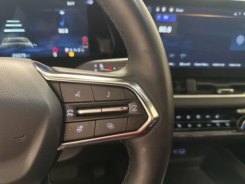 Used 2025 Chevrolet Equinox LT w/ Convenience Package II image 18