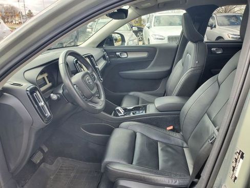 Certified 2023 Volvo XC40 B5 Plus w/ Climate Package AWD/4WD image 14
