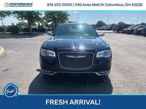 Used 2015 Chrysler 300 C Platinum w/ Light Group RWD image 8