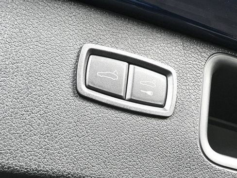 New 2026 Porsche Macan image 33