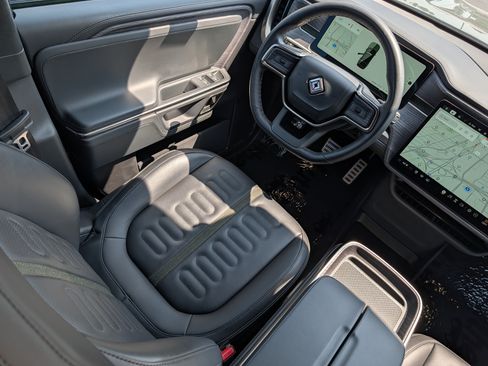 Used 2024 Rivian R1S Adventure AWD/4WD image 9