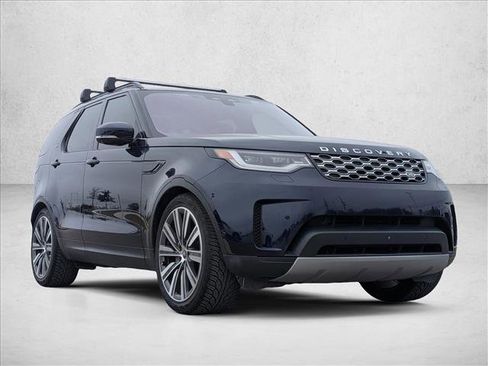 Used 2022 Land Rover Discovery S image 3