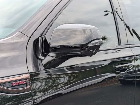 Used 2026 GMC Yukon AT4 Ultimate AWD/4WD image 11