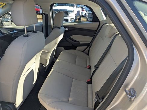 Used 2017 Ford Focus SE image 12