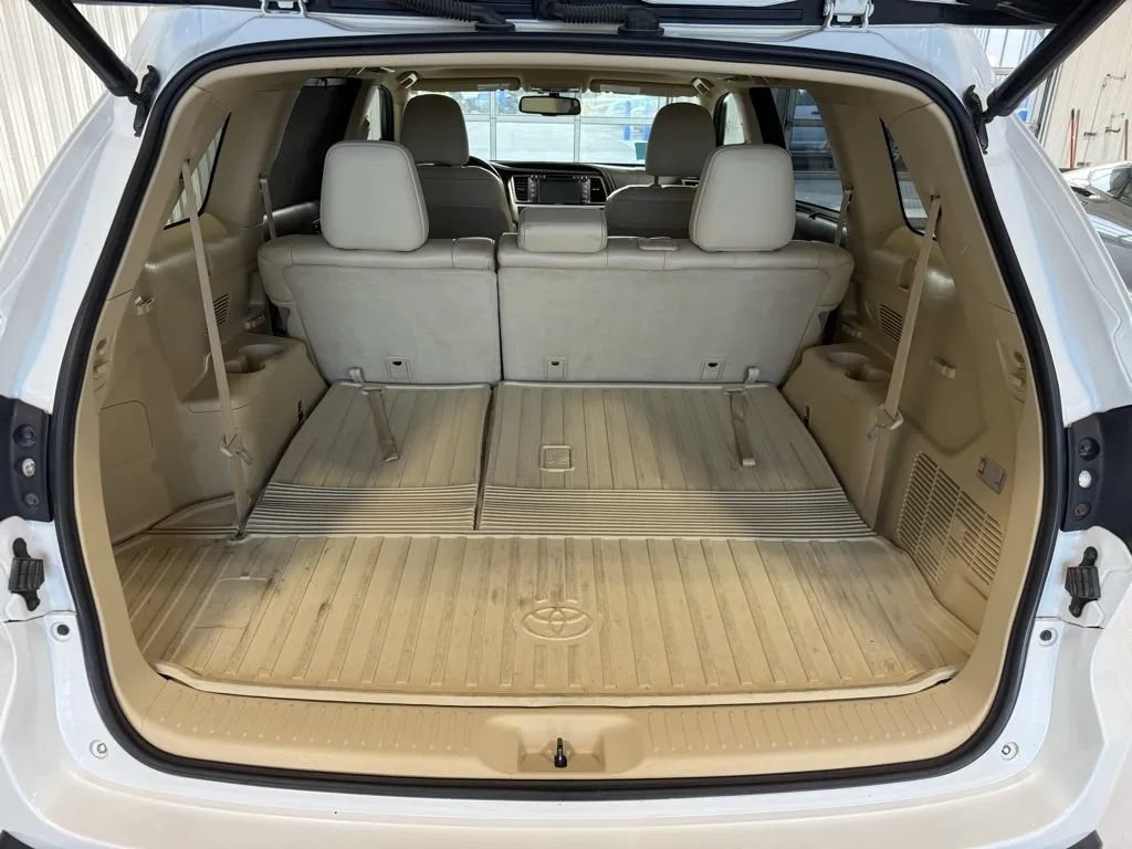 Used 2015 Toyota Highlander XLE AWD/4WD image 37