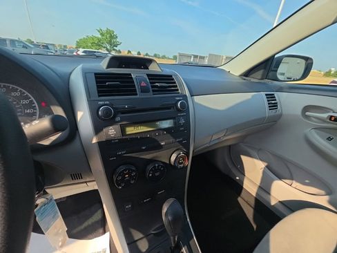 Used 2012 Toyota Corolla L FWD image 15