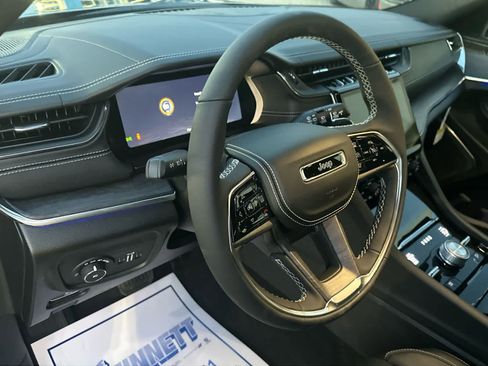 New 2025 Jeep Grand Cherokee L Overland w/ Luxury Tech Group IV image 28