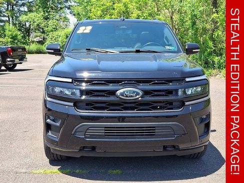 Used 2022 Ford Expedition Max Limited AWD/4WD image 2