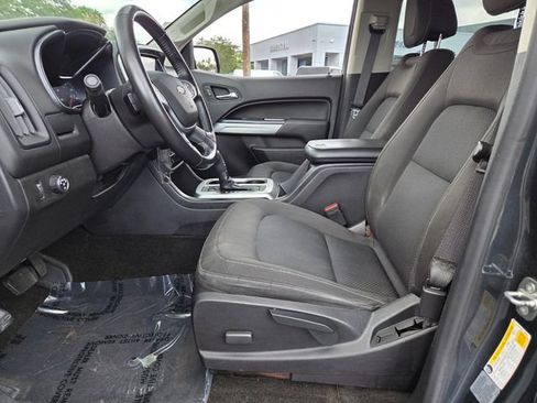 Used 2017 Chevrolet Colorado LT w/ LT Convenience Package RWD image 10