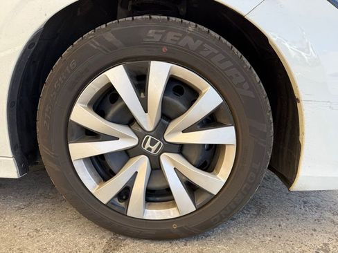 Used 2024 Honda Civic LX image 4