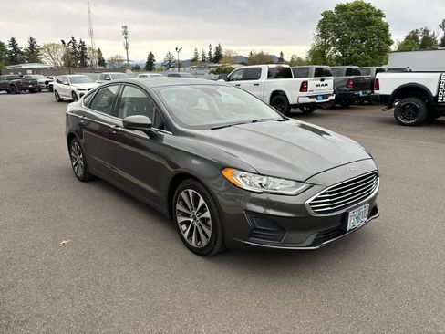 Used 2019 Ford Fusion SE AWD/4WD image 5