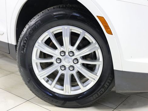 Used 2018 Cadillac XT5 FWD image 12