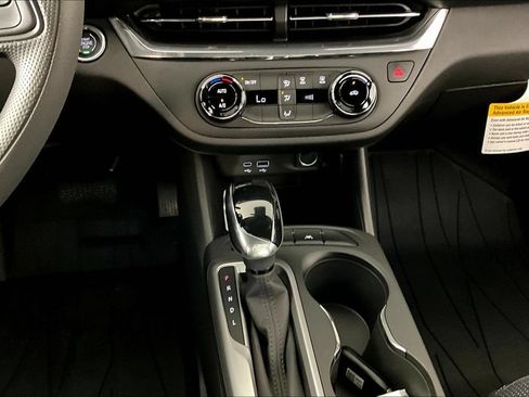 New 2026 Buick Envista Preferred w/ Advanced Safety Package FWD image 7