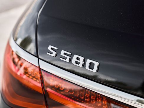 Used 2023 Mercedes-Benz S 580 4MATIC Sedan image 12